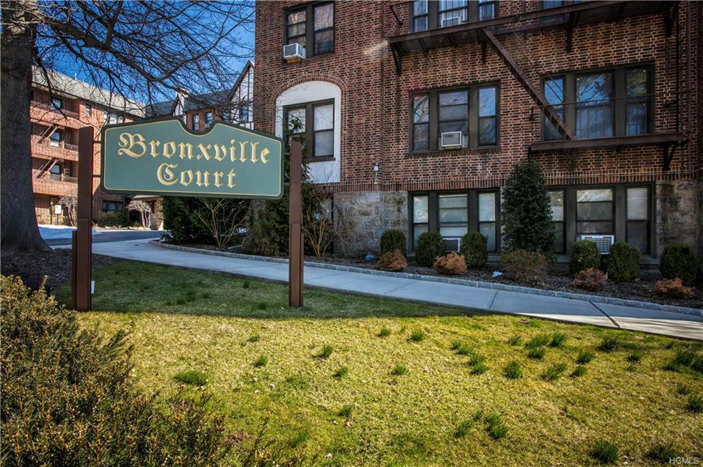 240 Bronxville Road - Photo 1