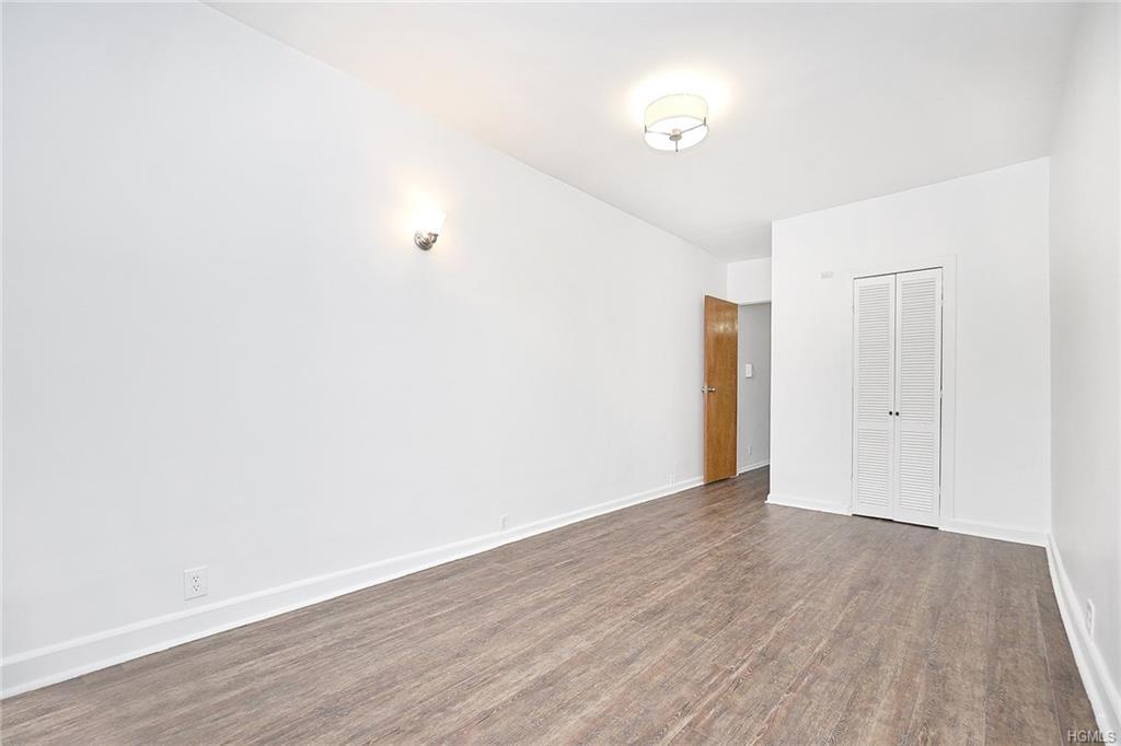 406 47 Street - Photo 1