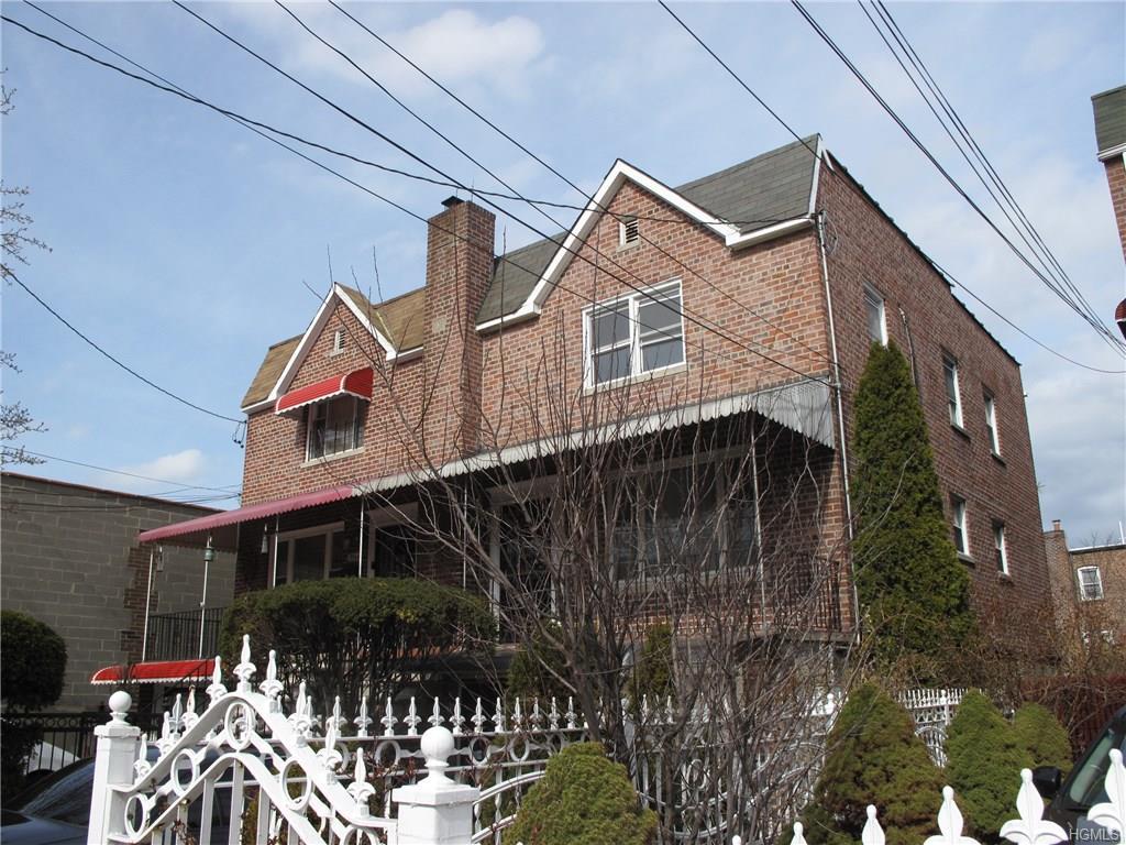 3342 Pearsall Avenue - Photo 1