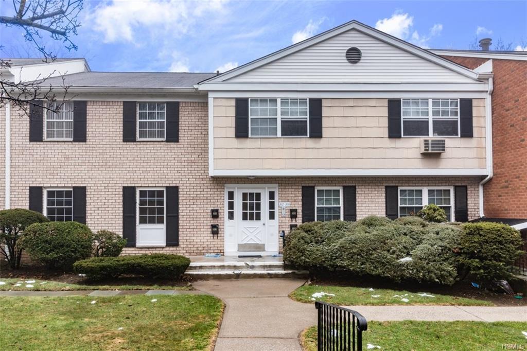 302 Parkside Drive - Photo 1