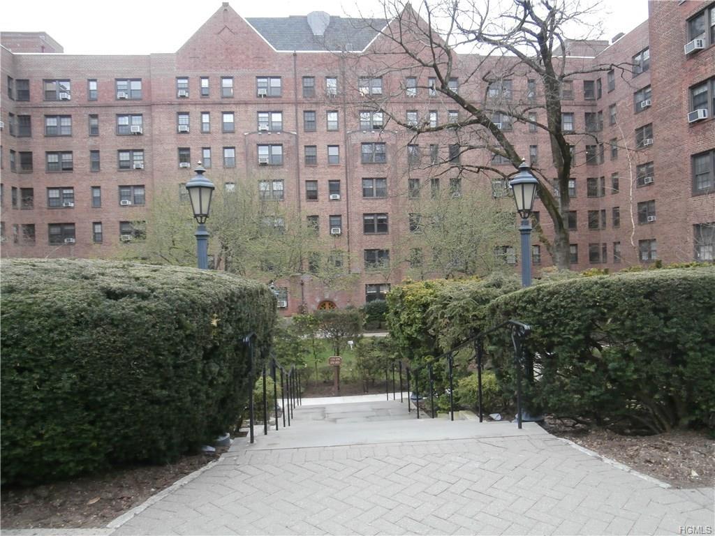 180 Garth Road - Photo 1