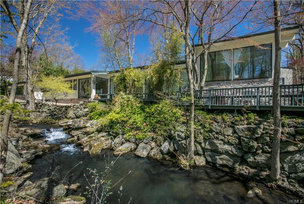 3 Hilltop Road - Photo 1