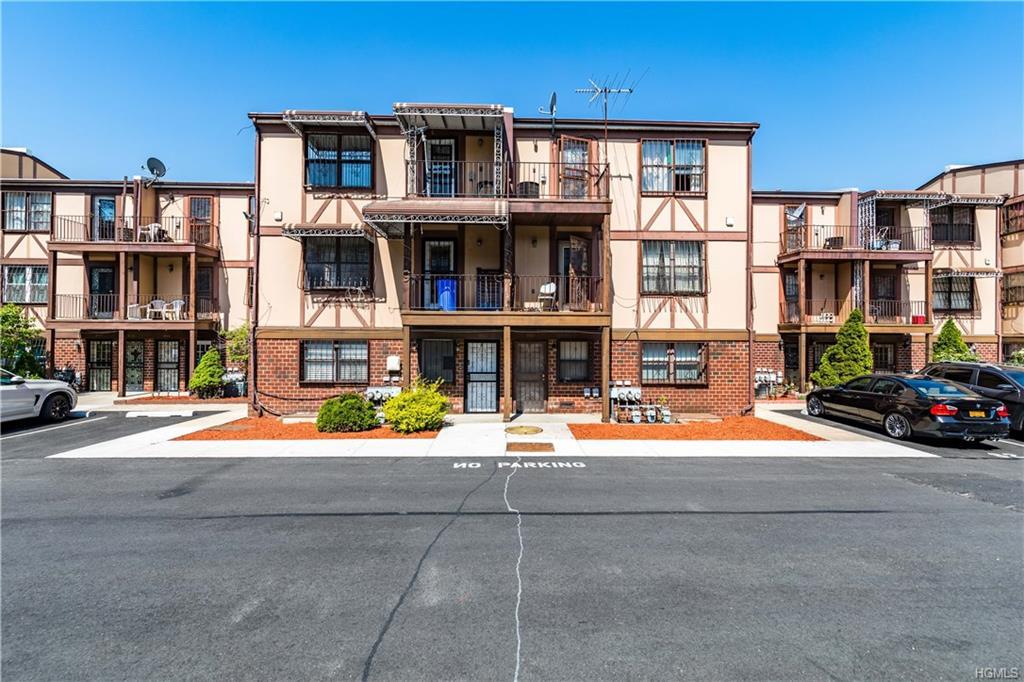916 Union Avenue - Photo 1