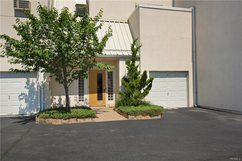 2730 Schurz Avenue - Photo 1