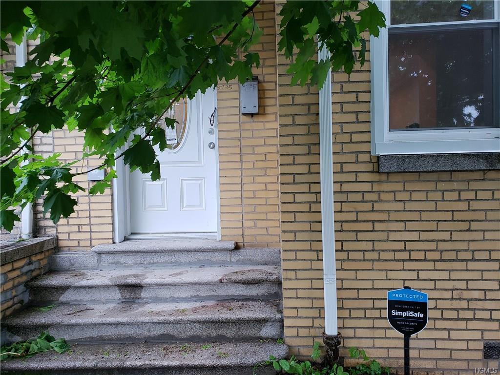 3735 Rombouts Avenue - Photo 1