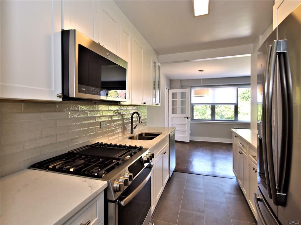 2 Washington Square - Photo 1