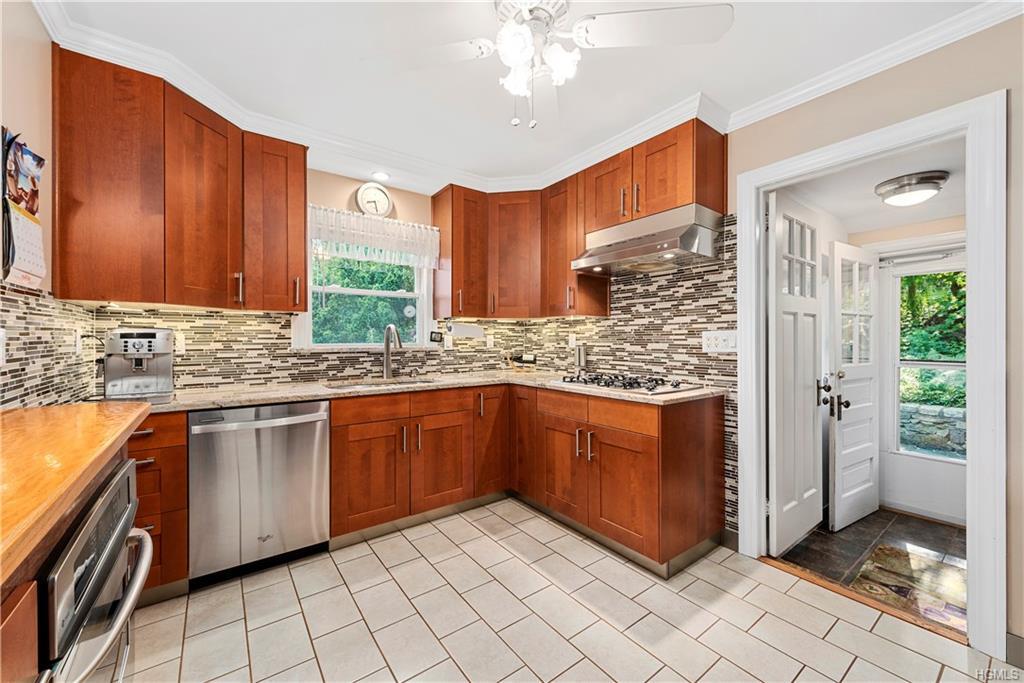 3 Maple Way - Photo 1