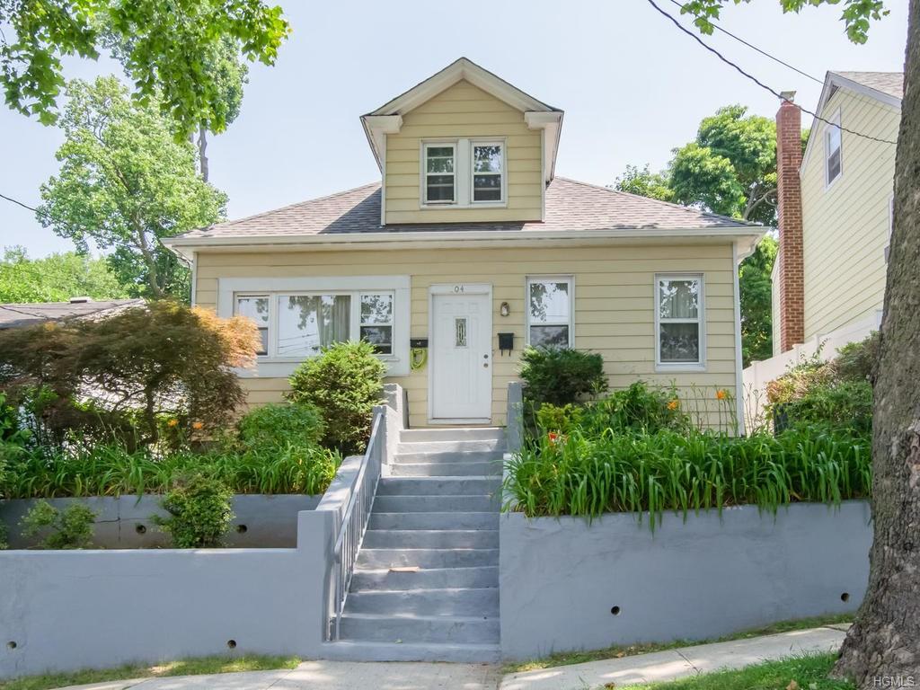 104 Belknap Avenue - Photo 1