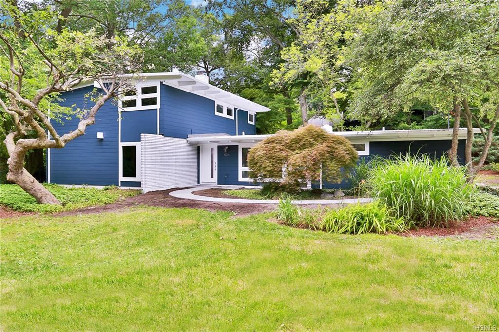 426 Pinebrook Boulevard - Photo 1