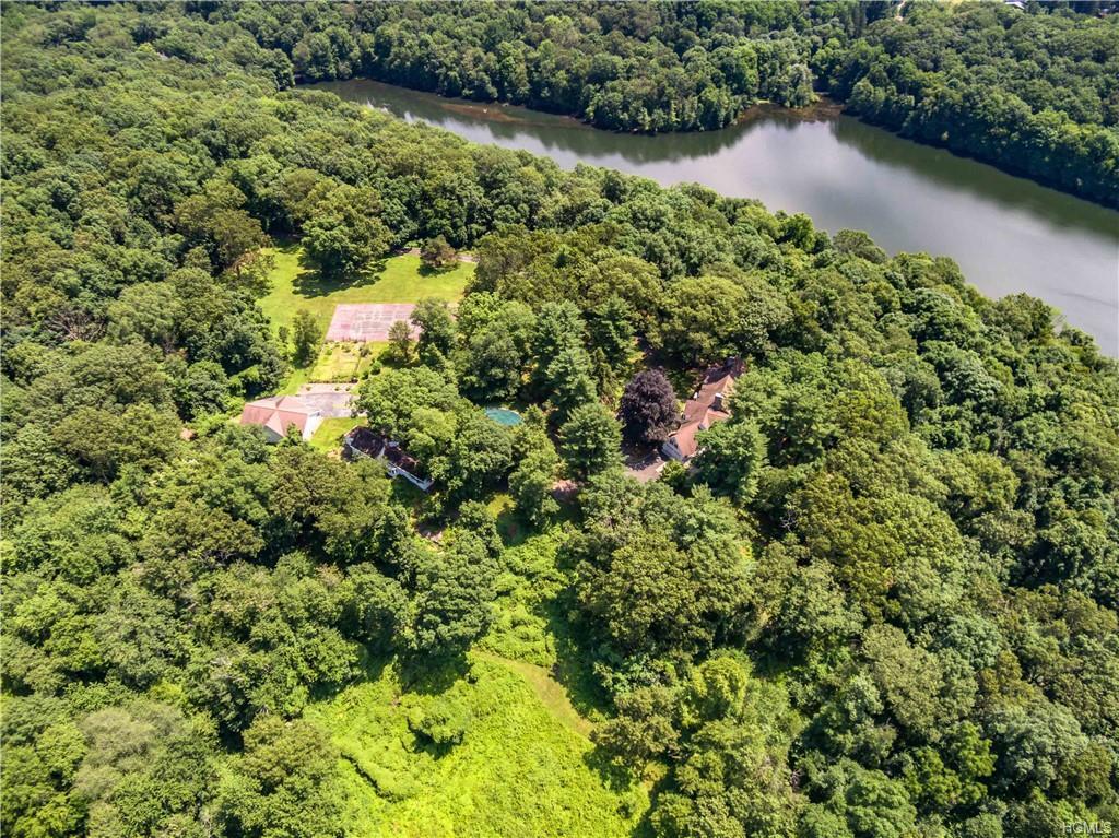 715 Sleepy Hollow Road - Photo 1