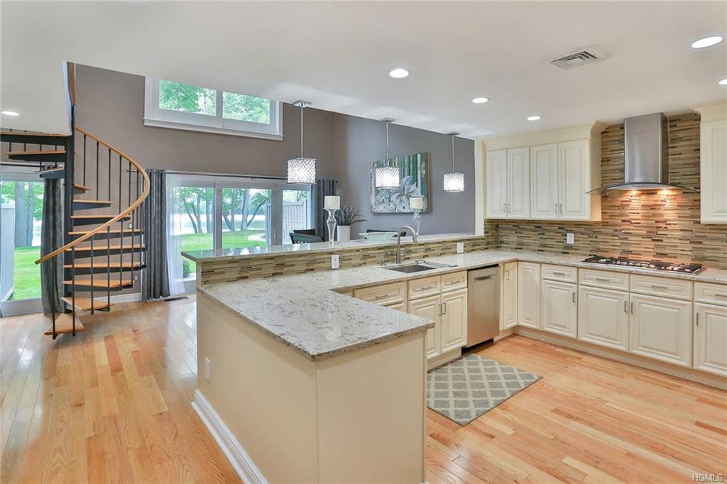 11 Waterside Close - Photo 1