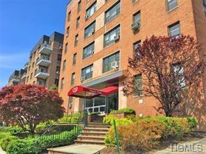 10 Broadway - Photo 1