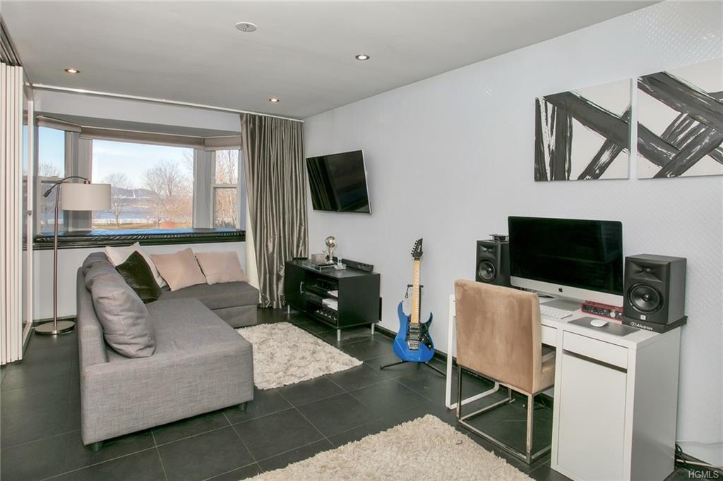 318 Ash Street - Photo 1