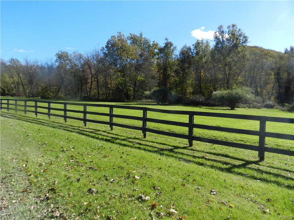 14 Akindale And Ravine Road - Photo 1