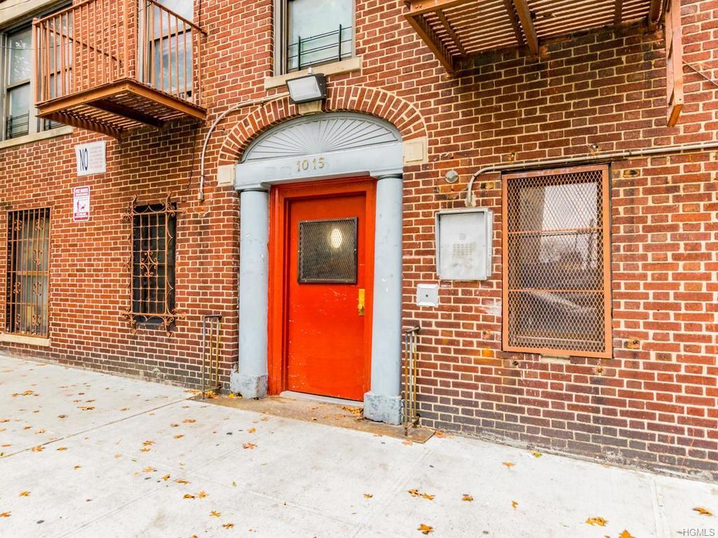 1015 Anderson Avenue - Photo 1