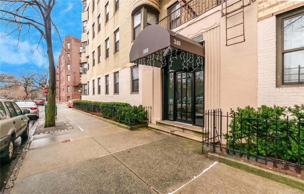 340 Mosholu Parkway - Photo 1