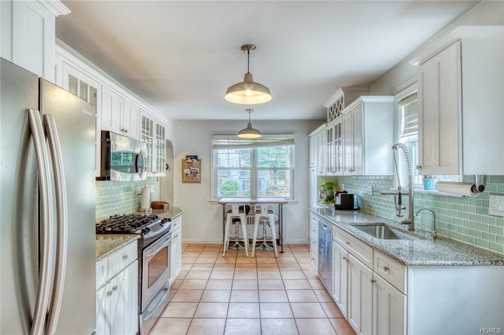 11 Clinton Avenue - Photo 1