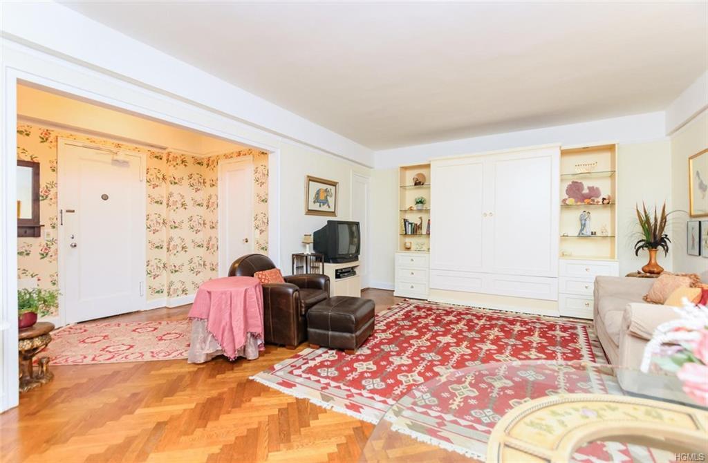 140 Cabrini Boulevard - Photo 1