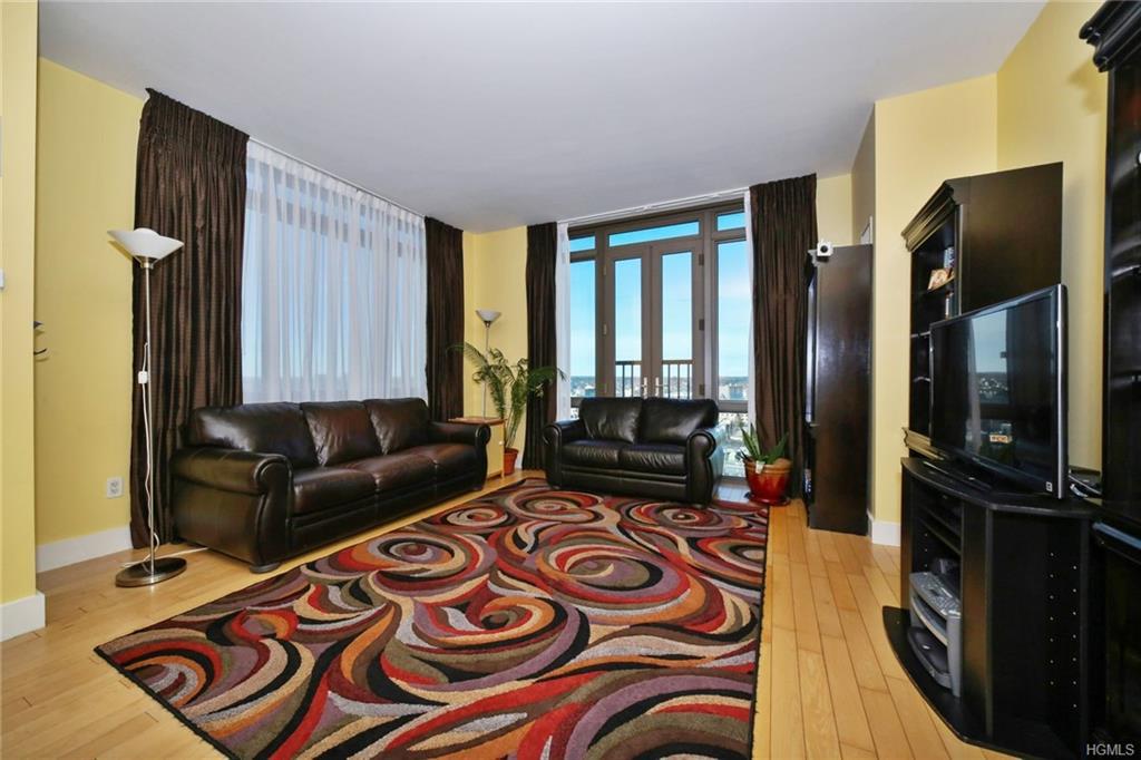 175 Huguenot Street - Photo 1