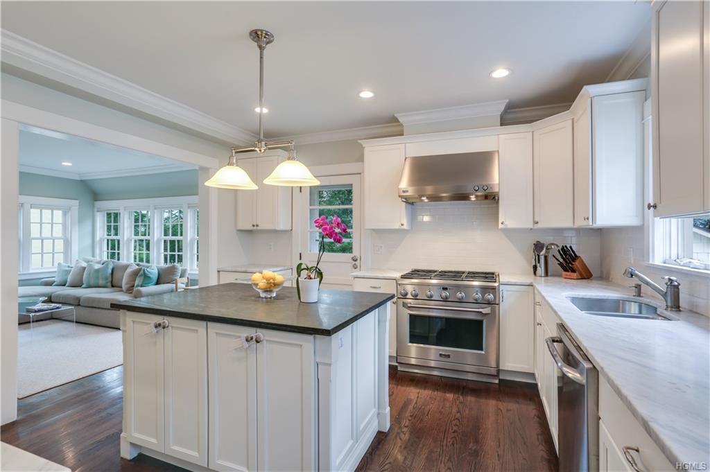 45 Oakwood Avenue - Photo 1