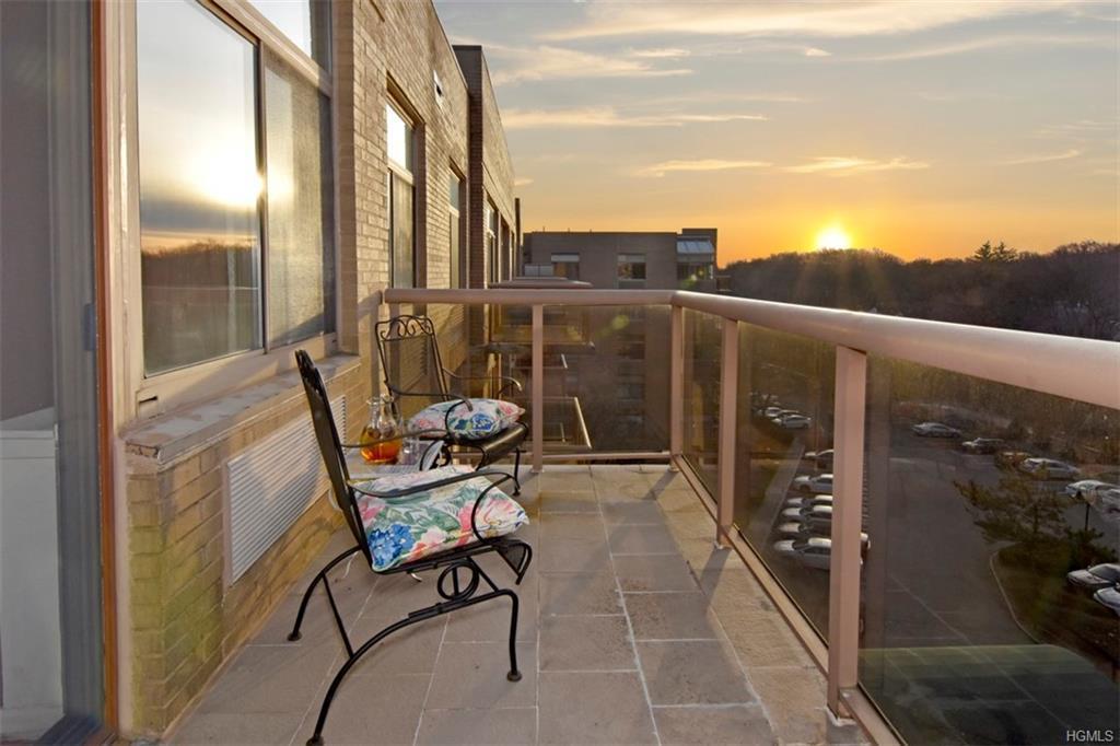 35 Chatsworth Avenue - Photo 1
