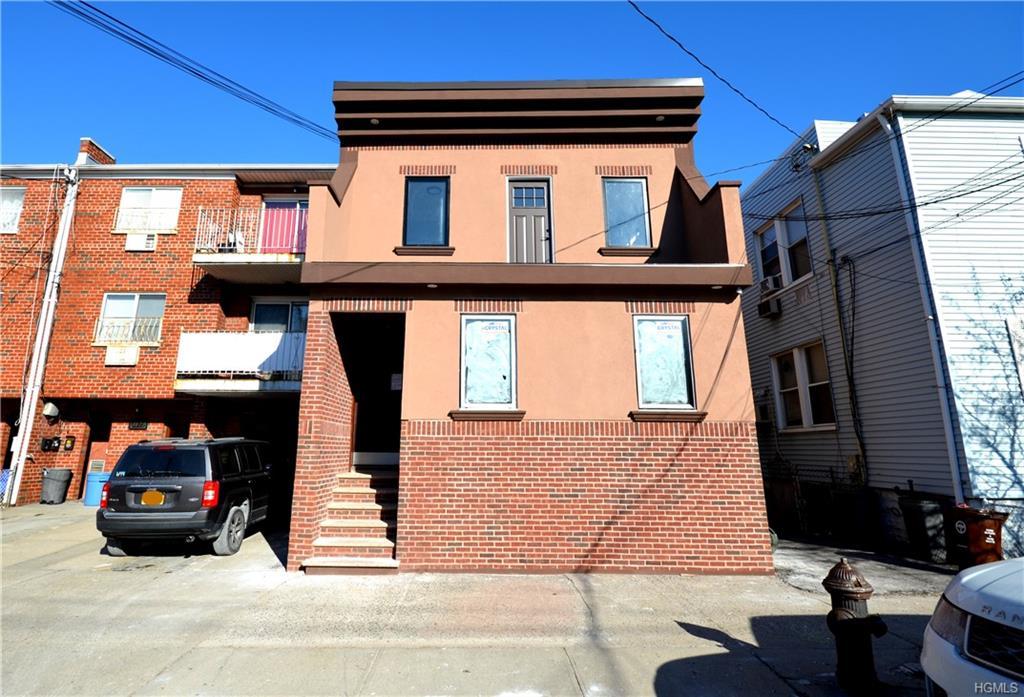 2875 Roebling Avenue - Photo 1