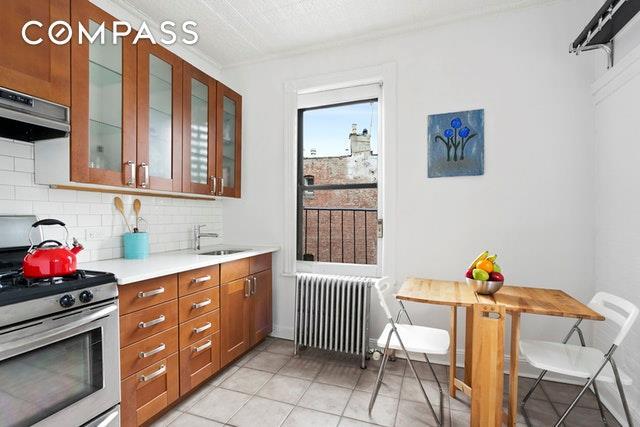 673 Vanderbilt Avenue - Photo 1
