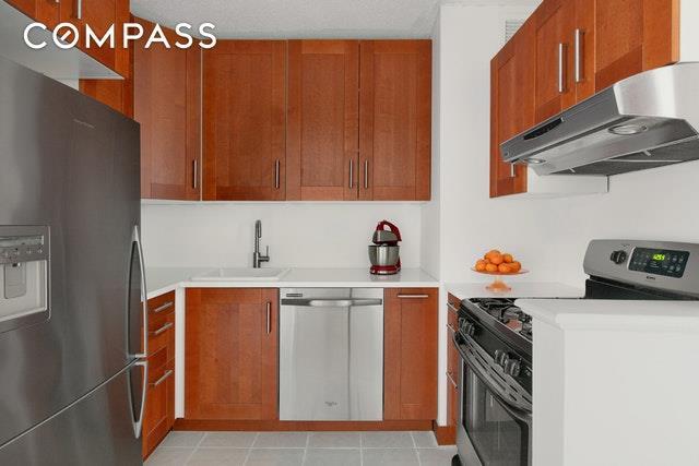 220 Manhattan Avenue - Photo 1