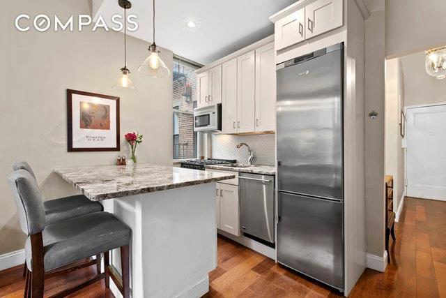 406 46th Street - Photo 1