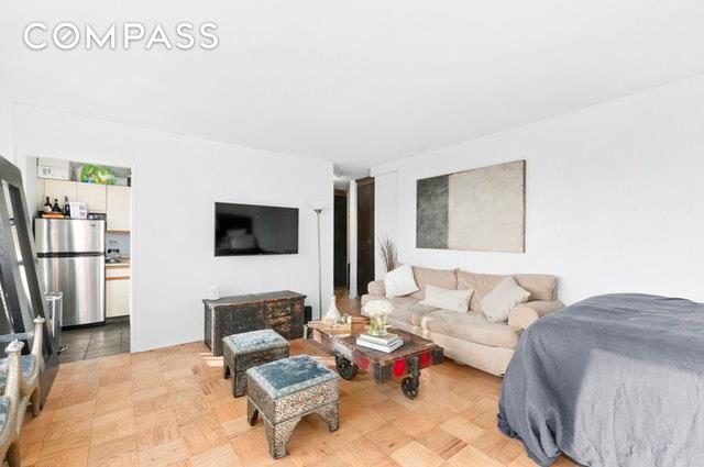 407 Park Avenue - Photo 1