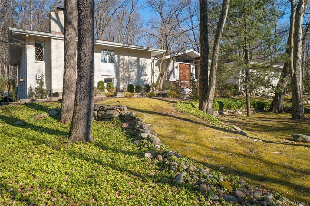 4 Brentwood Drive - Photo 1