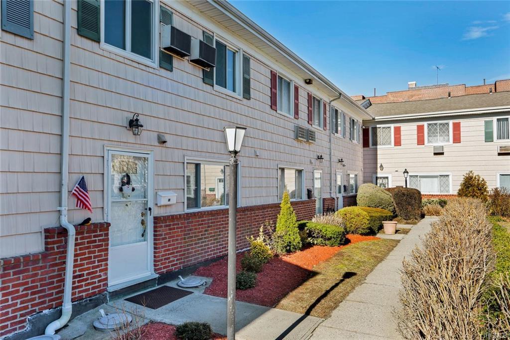 440 Broadway - Photo 1