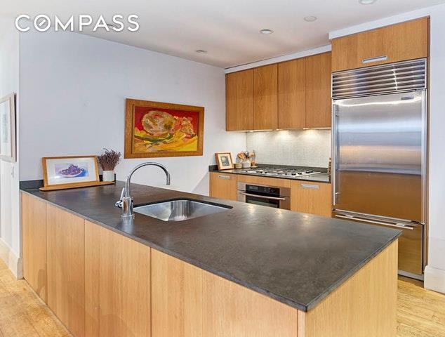 71 Nassau Street - Photo 1