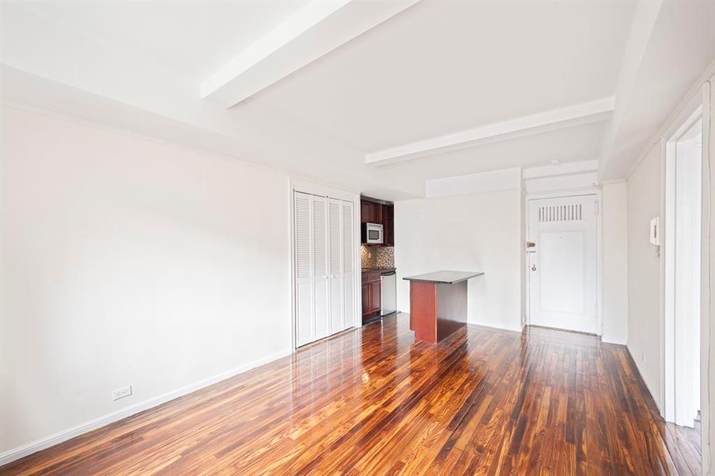 45 Tudor City - Photo 1