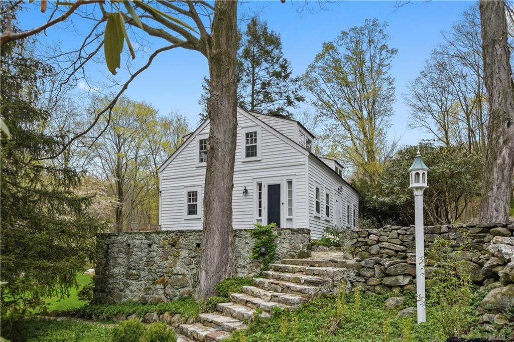 54 Eastwoods Road - Photo 1