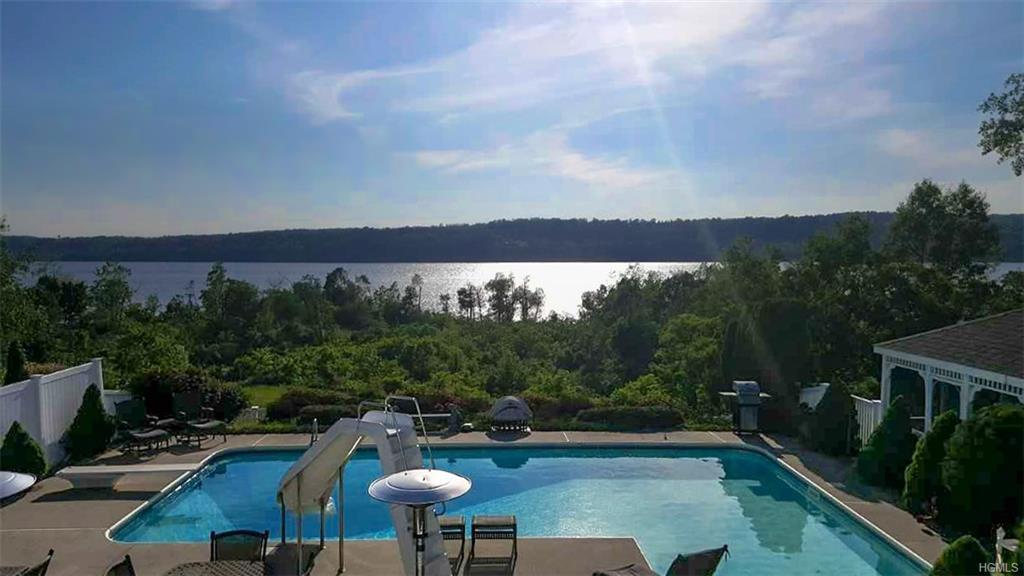 201 Old Castle Point Road - Photo 1