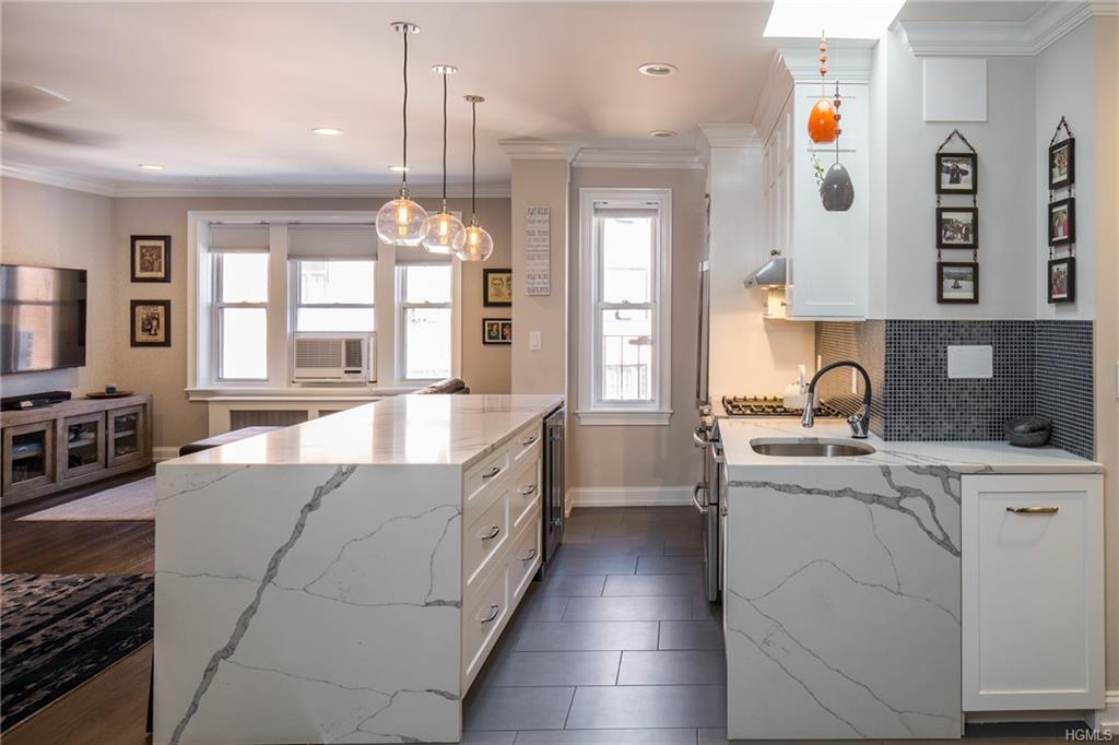 280 Bronxville Road - Photo 1