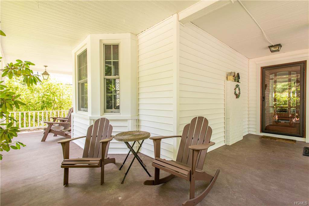 44 Willard Avenue - Photo 1
