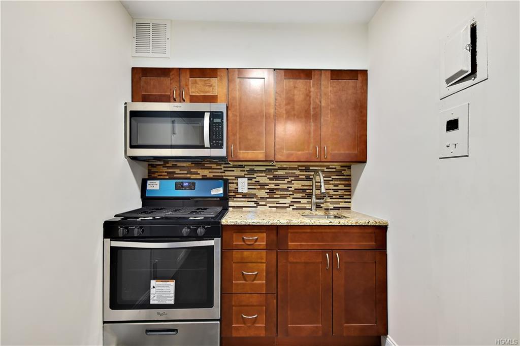 829 Adee Avenue - Photo 1