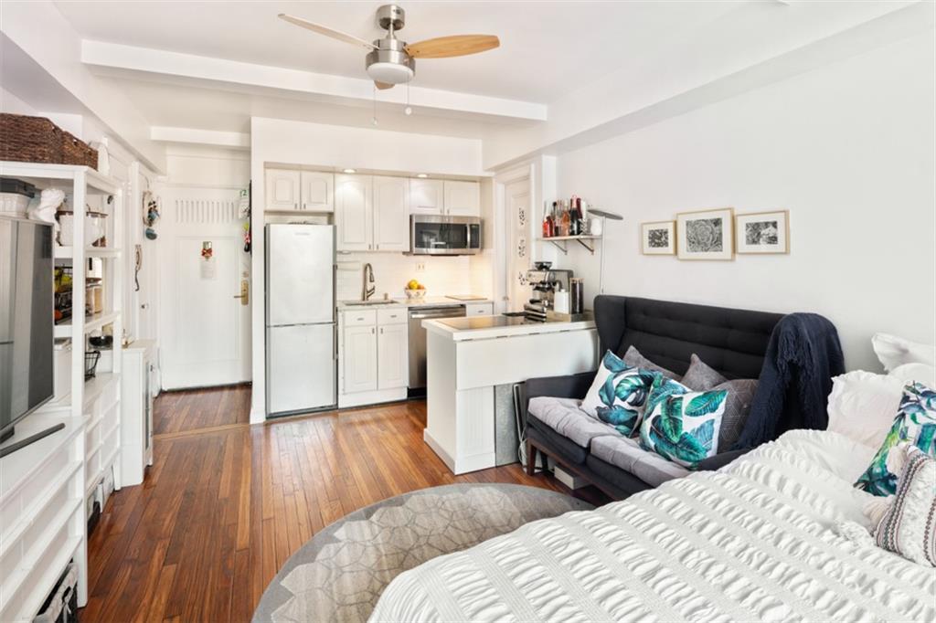 25 Tudor City - Photo 1
