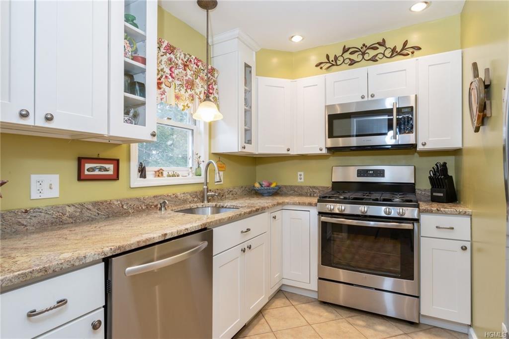 12 Estate Drive - Photo 1