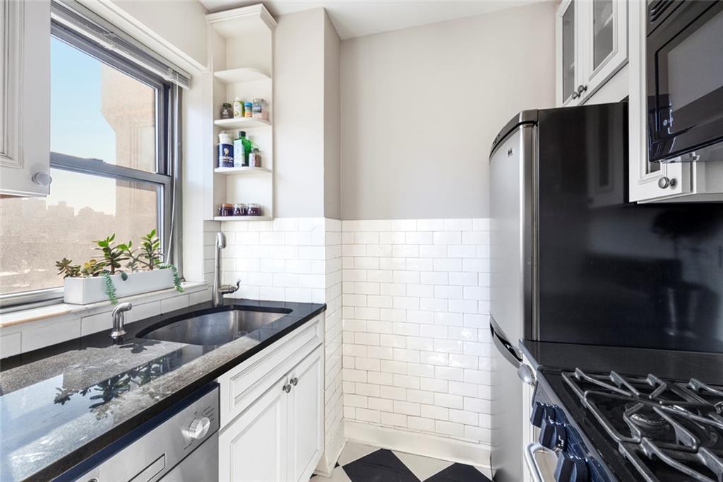 175 13th Street - Photo 1