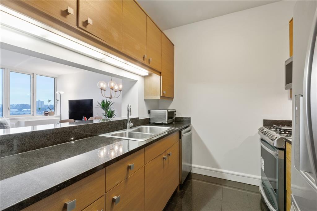120 Riverside Boulevard - Photo 1
