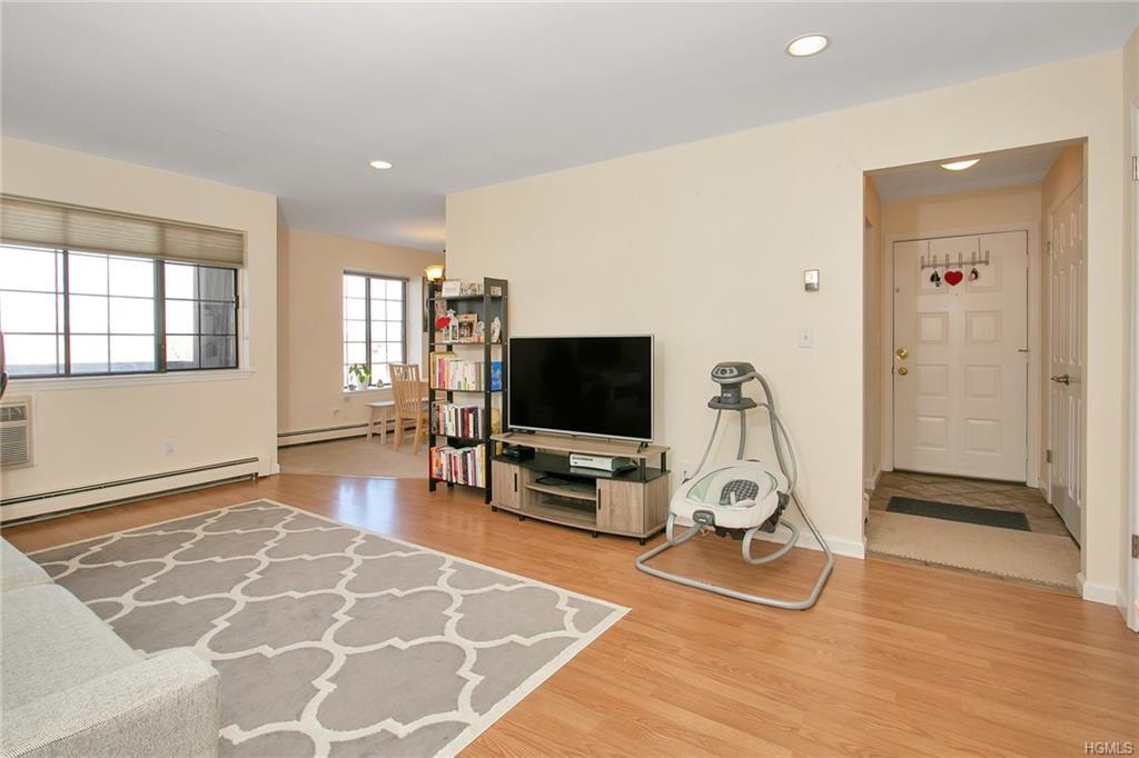 98 Foxwood Circle - Photo 1