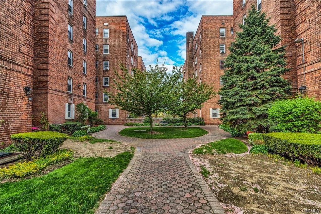 60 Locust Avenue - Photo 1
