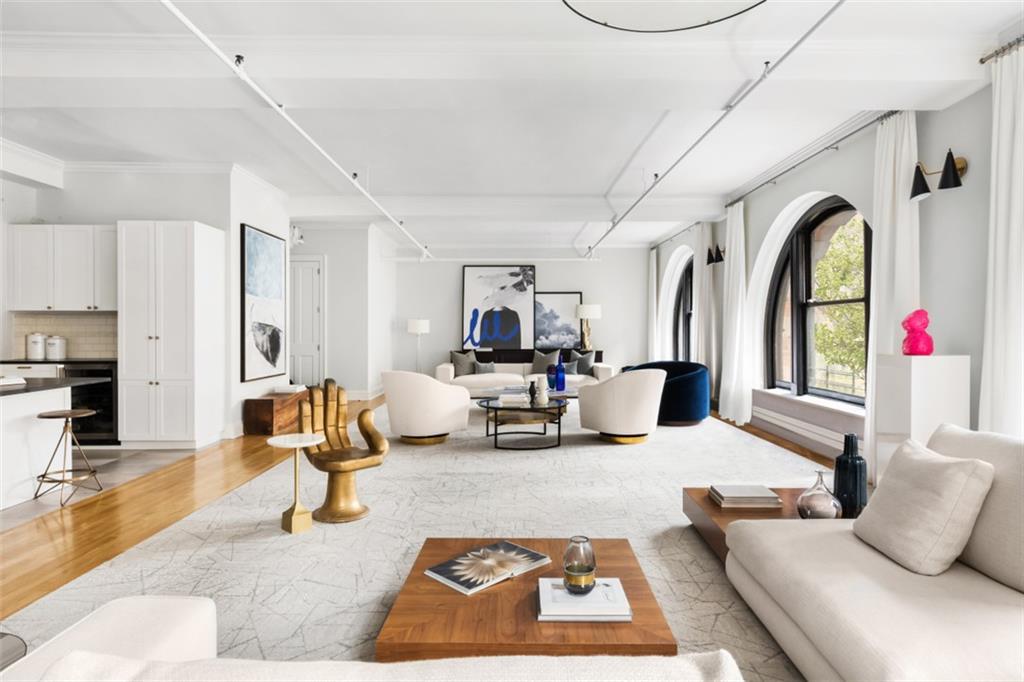 260 Broadway - Photo 1