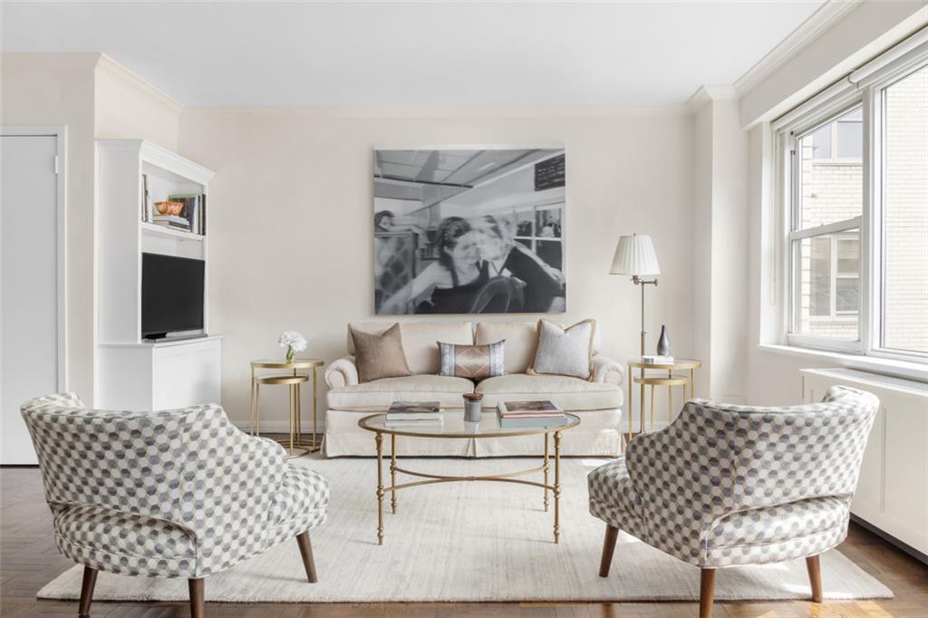 650 Park Avenue - Photo 1