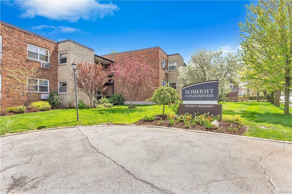 156 Broadway - Photo 1