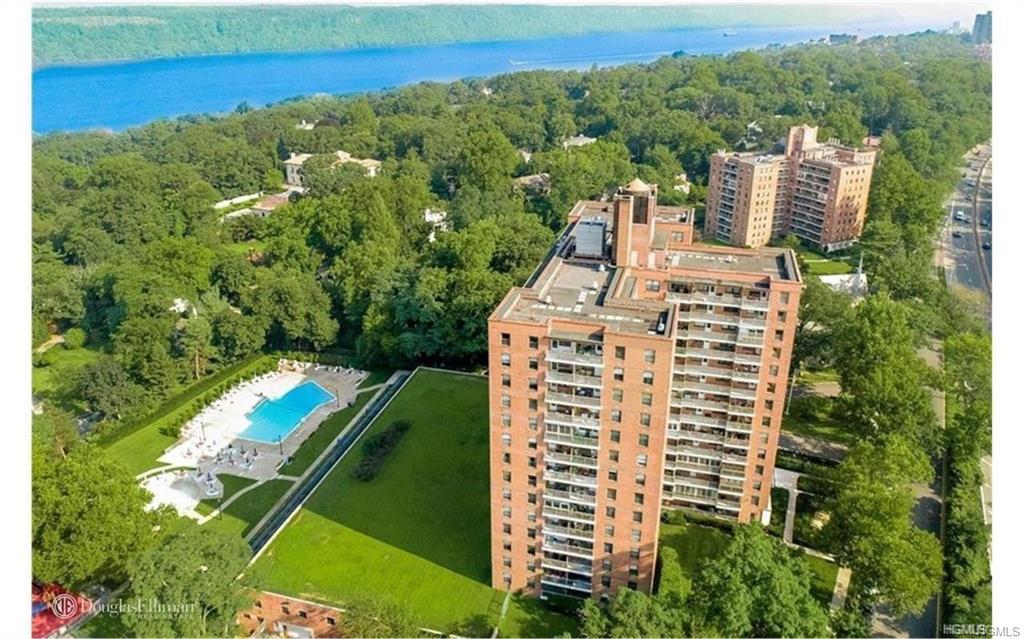 4705 Henry Hudson Parkway - Photo 1