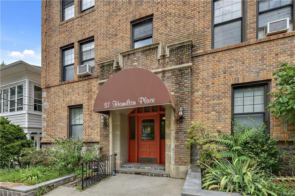 37 Hamilton Place - Photo 1